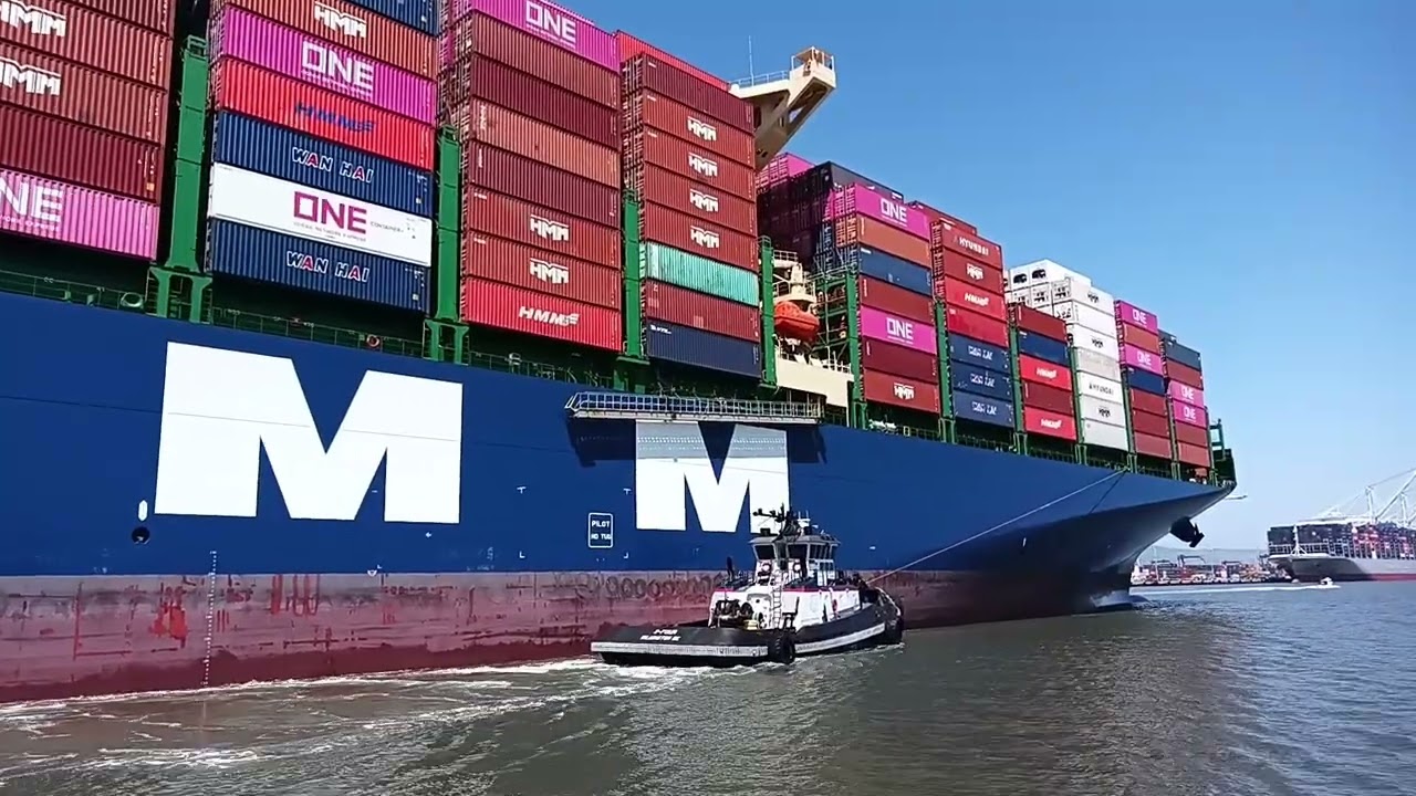 The HMM Emerald in the San Francisco Bay