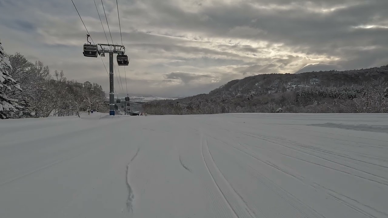 First ski run of 2026!  Hanazono Niseko Resort, Hokkaido Japan: Colly’s Folly
