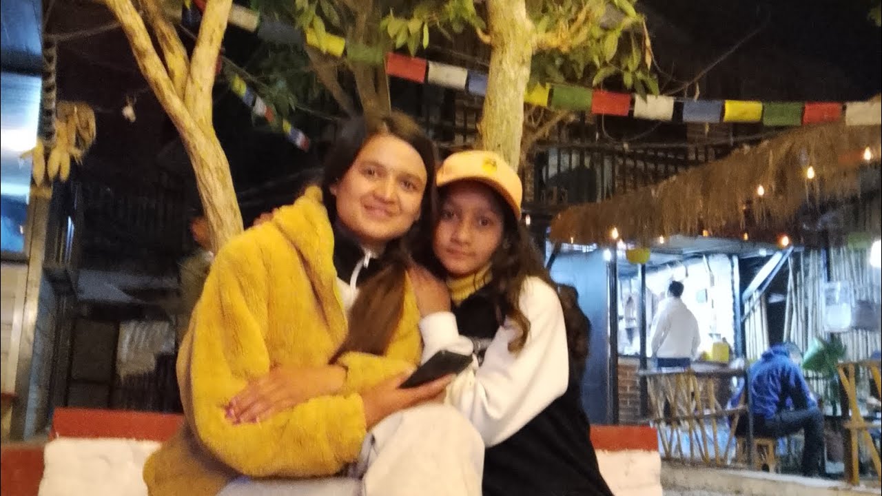 चिया गफ देखि चिया आड्ड्सम्म आज हामि तिन बहिनी 😊😁🥰😄😆♥️😘☺️