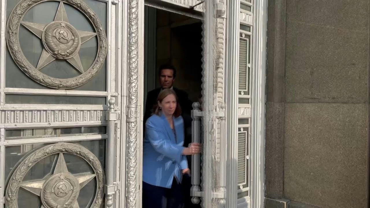 Rússia convoca embaixadora dos EUA e adverte que reprimirá qualquer 'atividade subversiva' | AFP