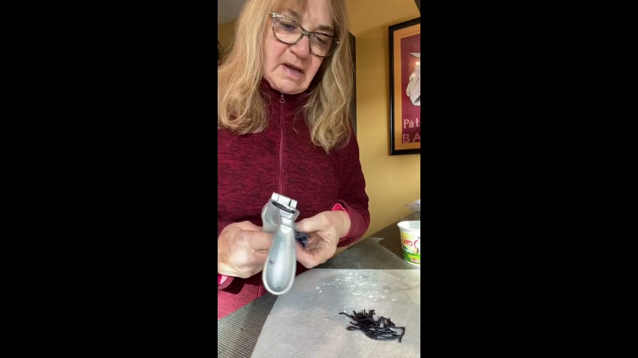 HowTo make your own spaghetti wax for writing Pysanky