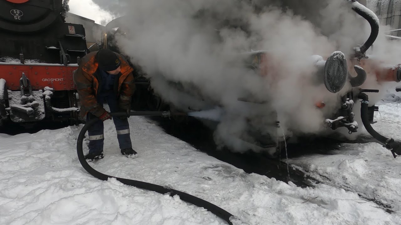 NYMR - Defrosting the steam locos with a steam lance at Grosmont MPD
