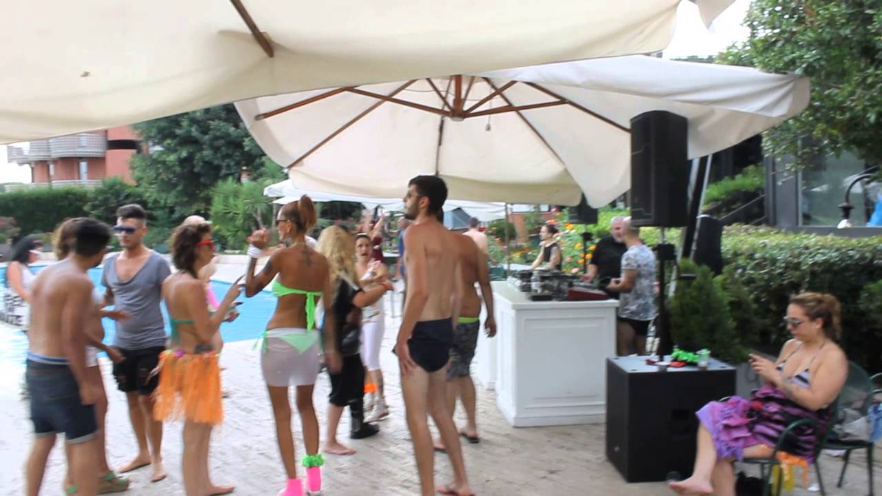 NINO SCARICO DJ SET @ RADIO SUMMER POOL PARTY