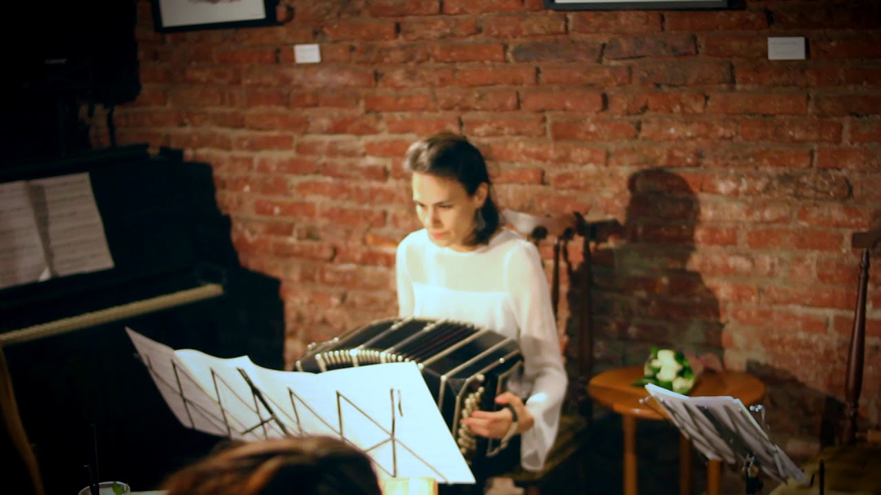 Ayelen Pais - LO QUE VENDRA, Astor Piazzolla. (Arr. Nestor Marconi) bandoneon solo en vivo.