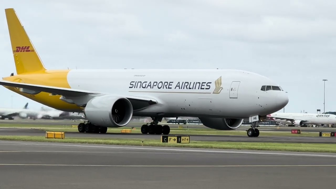 Sydney Airport Plane Spotting January 2024 #qantas #youtubeshorts #youtube #all