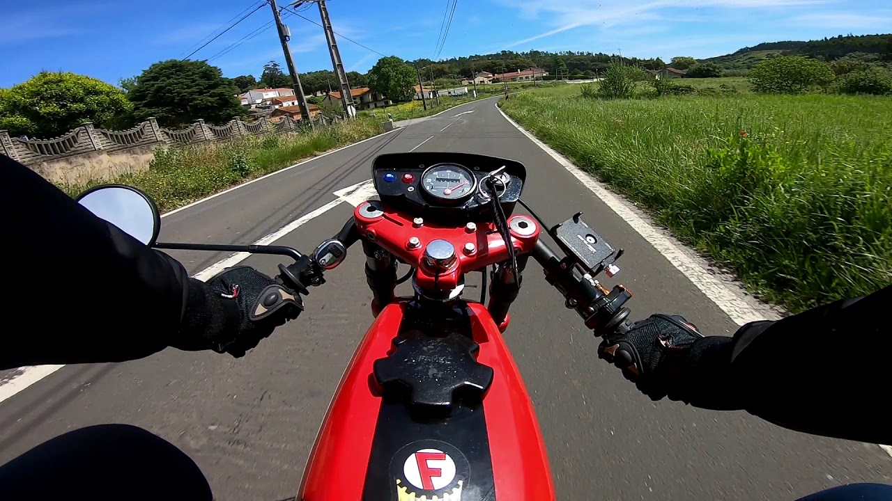 Famel XF-21 aproveitar o calor do fim de semana para dar uma volta
