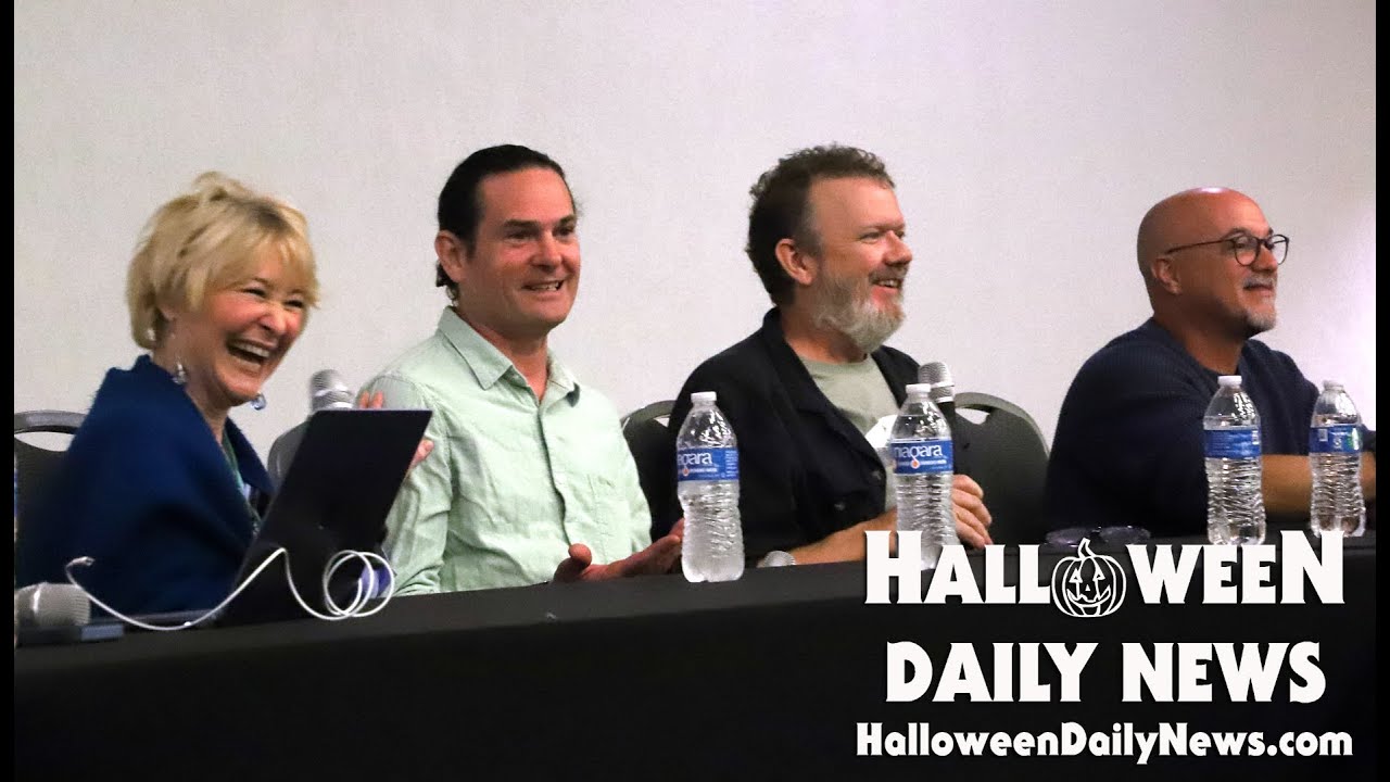 E.T. 40th Anniversary Cast Reunion Q&A Panel at Scares That Care 2022 - Henry Thomas, Dee Wallace