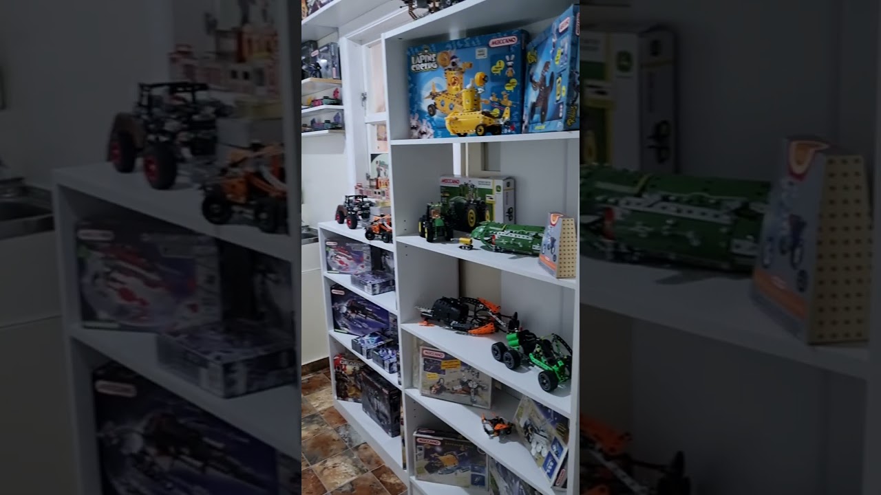Hawera Meccano Museum - whole museum in 5½ mins