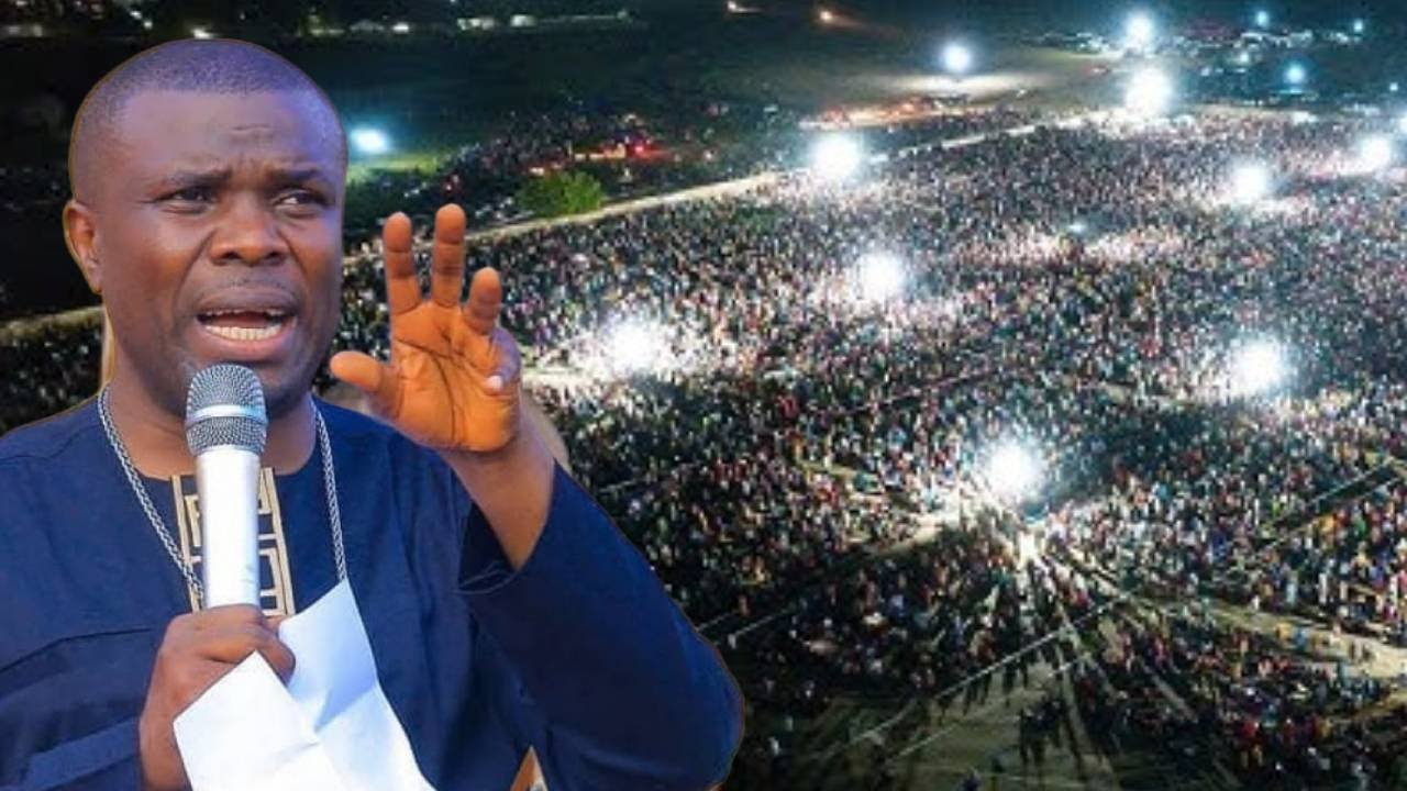 LIVE: MWAMPOSA ANAZUNGUMZA USIKU HUU MBELE YA MAELFU YA WATU 