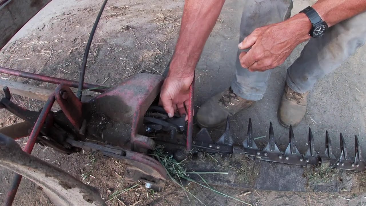 How To Change Knives On A Horse Drawn Mowing Machine/ How To Repair A Pole