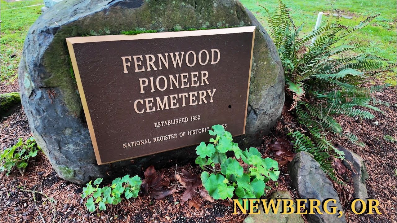 Fernwood Pioneer cemetery is a cemetery on the edge of a cemetery with a cemetery in its center
