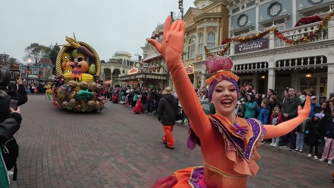 Mickey's Halloween Celebration Parade 2024 - Disneyland Paris