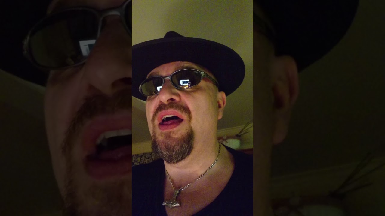 &Oslash;yvind Jensen synger Elvis