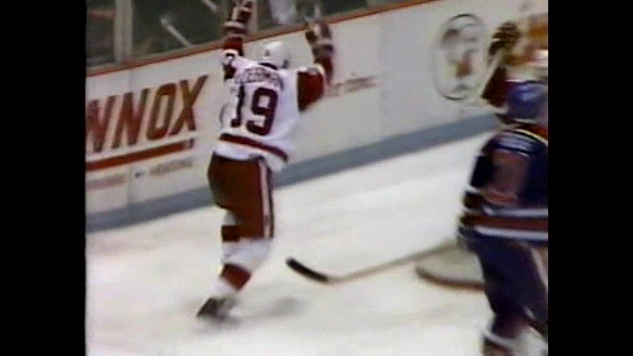 89/90 RS: Edm @ Det Highlights - 1/31/90 (Yzerman 4 Goals)