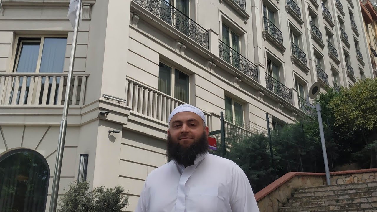 اللؤلؤ المنتقى في وصف المصطفى صلى الله عليه وسلم [8 ] .