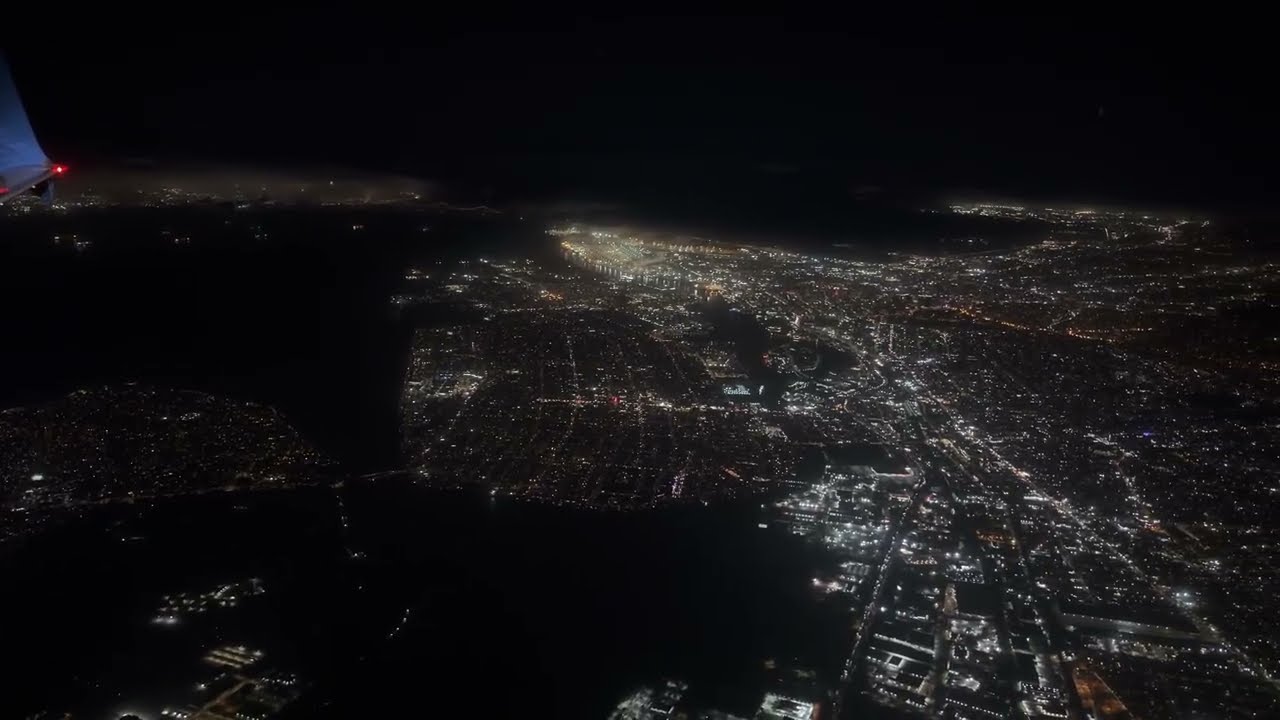 United Airlines Boeing B737-8MAX Departing San Francisco (SFO)