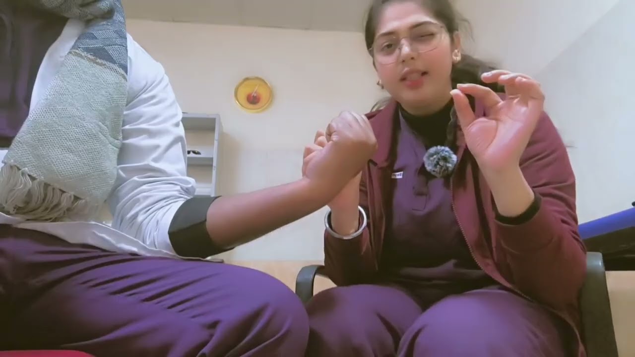 Opening the paralytic hand #physiotherapist #education #physicaltherapyexercises #rehabilitation 