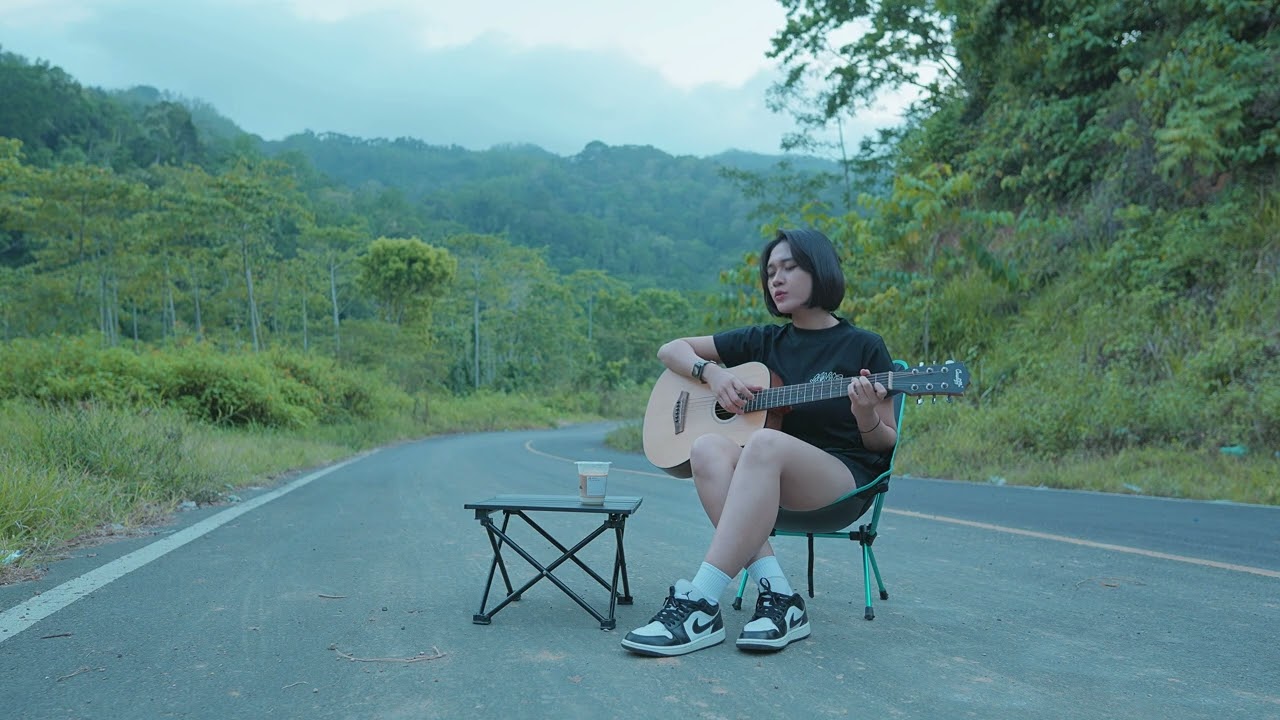 Della Monica Cover - Mencintai Dengan Ngeyel -  Acoustic Version