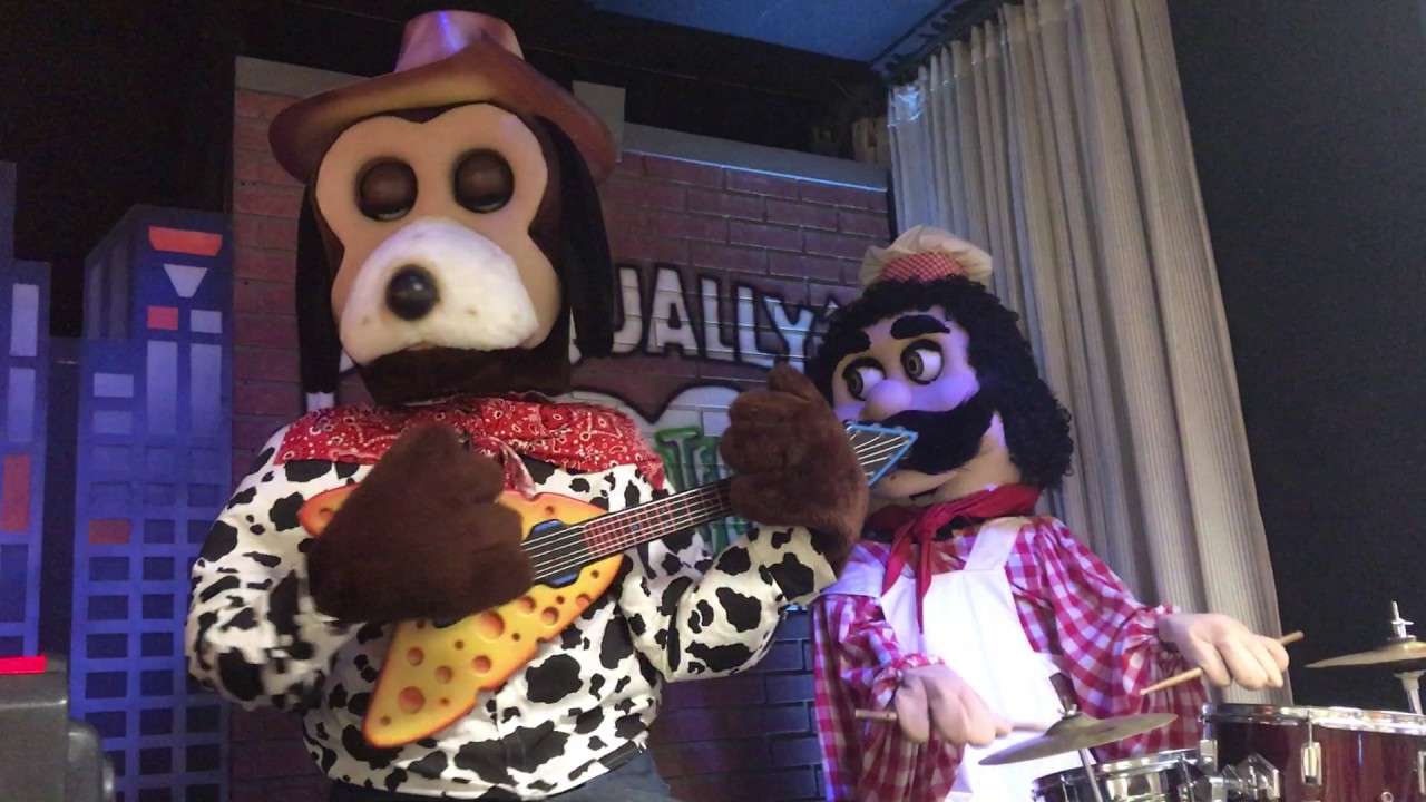 Chuck E. Cheese's: 