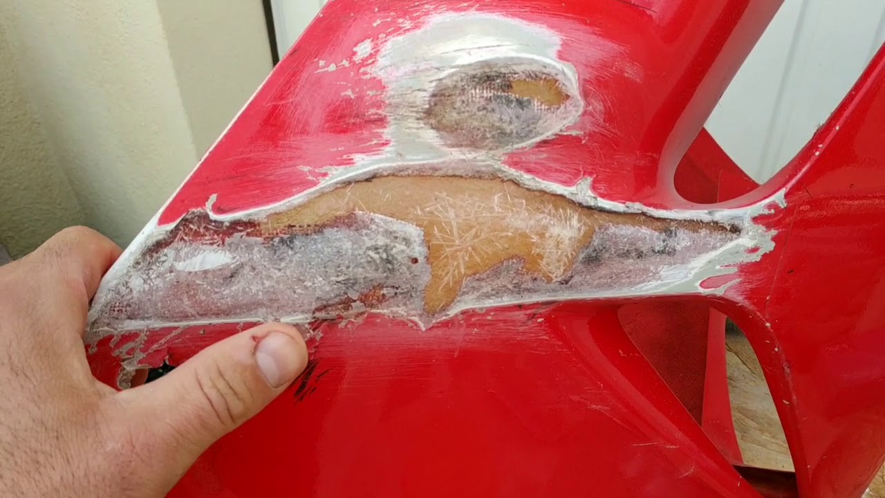 Tuto r&eacute;paration car&eacute;nage Moto Acte 2 : mastic/pon&ccedil;age/peinture