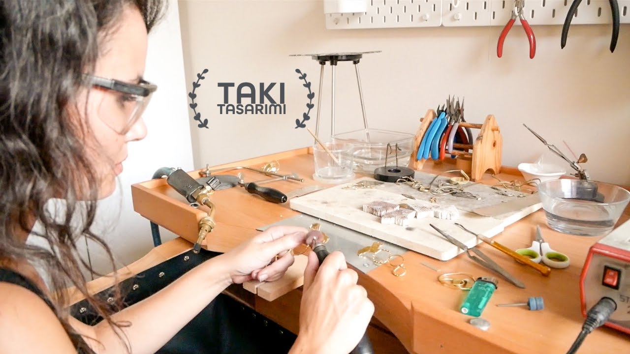 Takı nasıl tasarlanır: Metali şekillendirmenin özgürlüğü