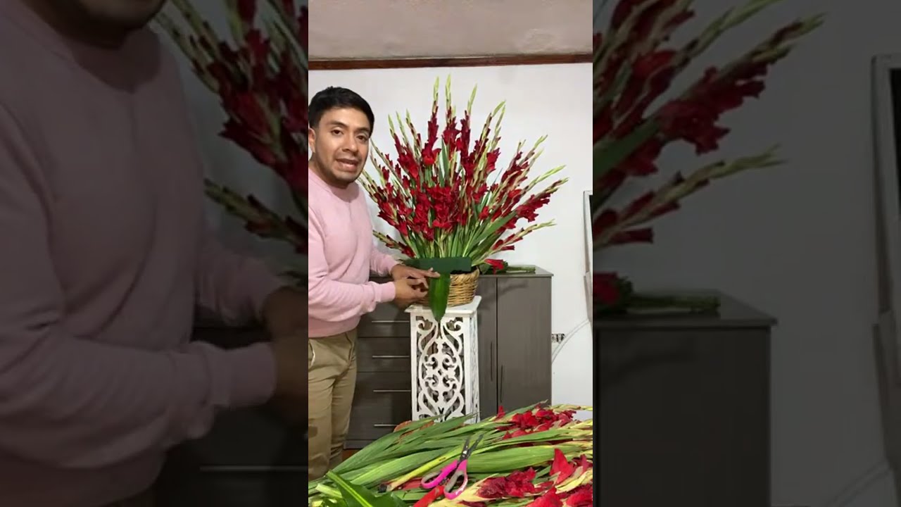 #Canasta con #gladiolus #DECORALIA #tutoriales #tutorial #asmr #emprendimiento #rosas #bouquet