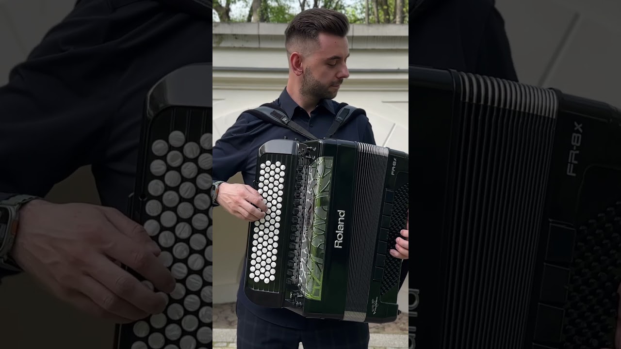 Sous Le Ciel de Paris (Accordion)