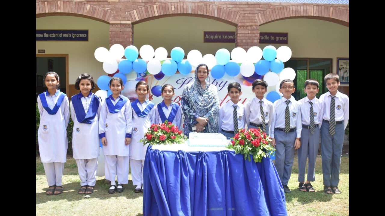 Students&staff of Sarwar Foundation School&College Pir-Mahal celebrated Founder's Birthday ChMSarwar