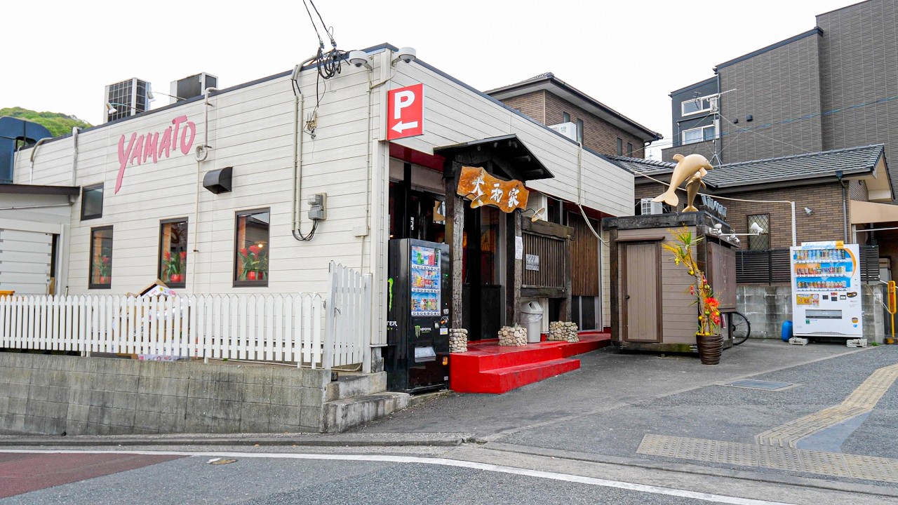 How These Women Feed Hungry Students with $3 Bento Boxes in Japan!