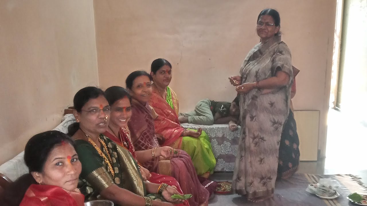 सकाळी पुरणपोळीचा स्वयंपाक दुपारी वसायाच आणि विडे घेतले 