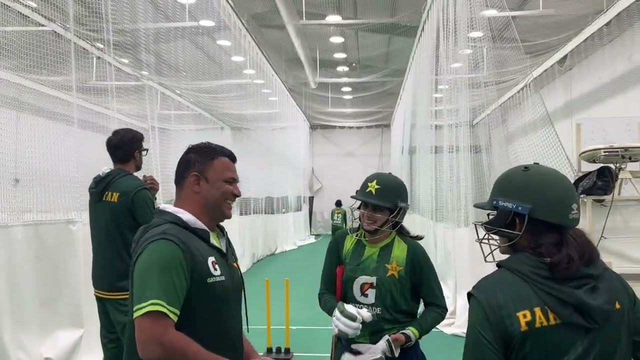 Indoor practice for Pakistan W🏏They will play their next tri-series fixture against WI tomorrow 🗓️