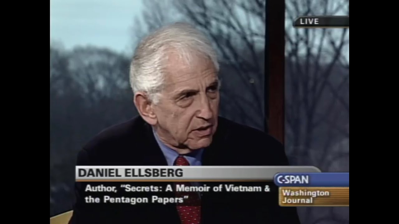 Daniel Ellsberg vs. Bill Kristol: Debating the Iraq War, March 28, 2003