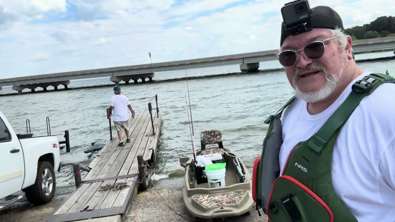 65 year old Reviews the Beavertail 2000 Stealth Duck Hunting and Fishing boat