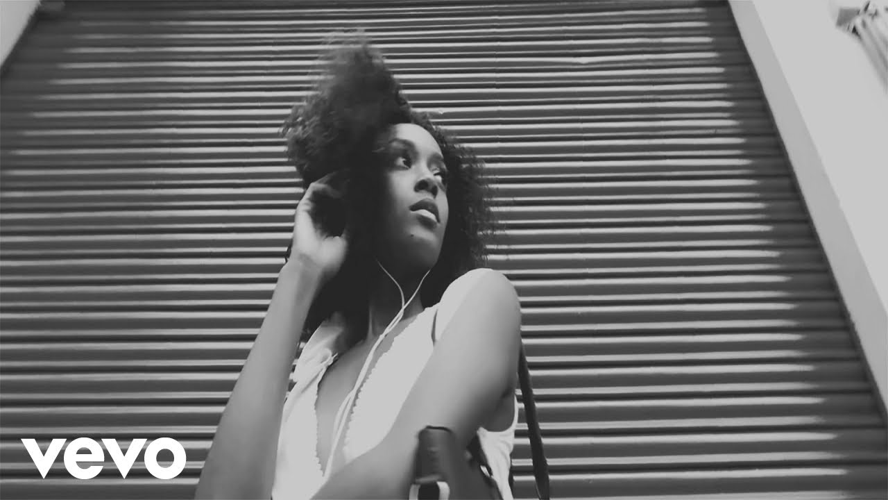 Electric Entourage - Bogota's Flammes (Official Music Video)