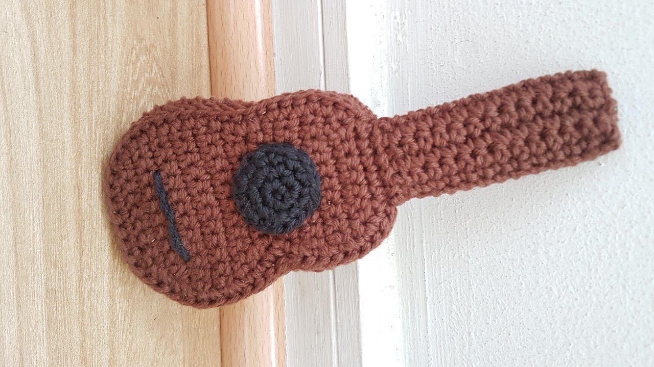 Cómo TEJER una simpática GUITARRA de amigurumi 🎼- SD 480p