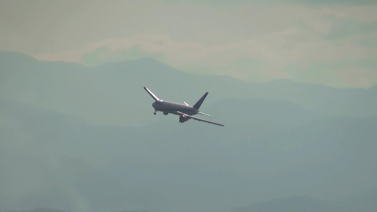 富山空港でのサークリングアプローチ ANA B767-300 Circling Approach at TOYAMA Airport