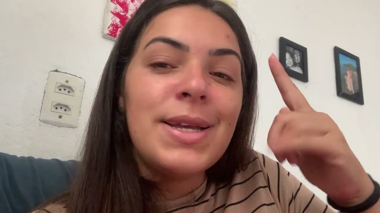 Levemente FANHA e levemente IRRITADA, mas, muito GRATA a VOCÊS! 