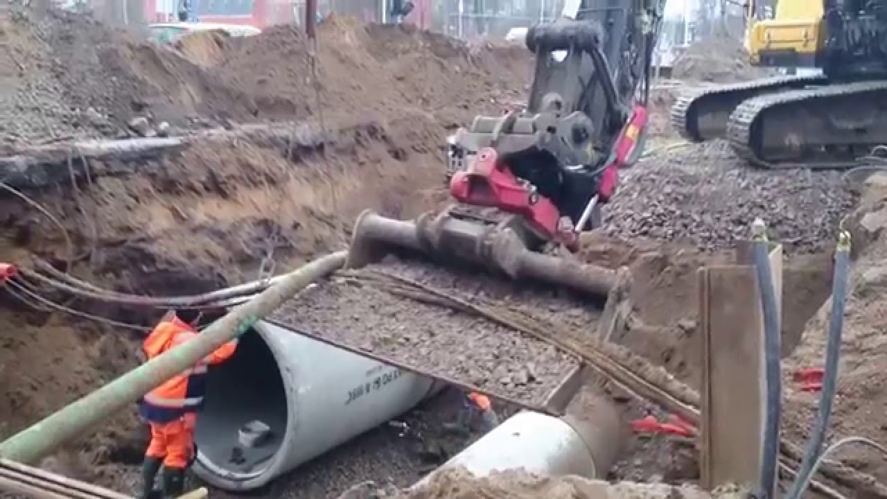 Hitachi Zaxis 470 LCH New Sewer Pipes