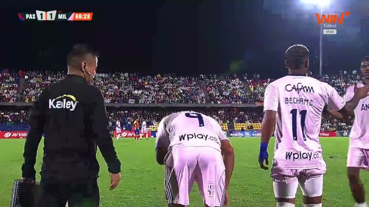 🔵🐯 ¡Entró Radamel Falcao! ¡El 'tigre' inició atacando contra Pasto! #LALIGAxWIN
