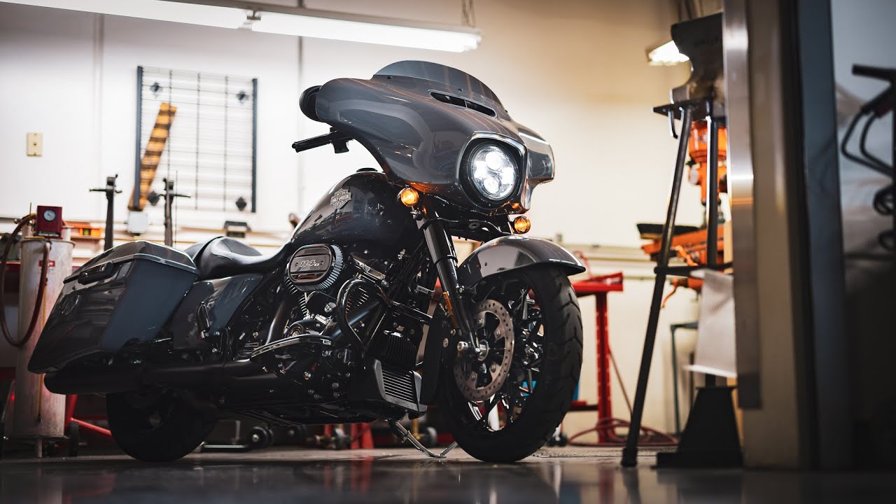 Harley-Davidson Street Glide (FLHX) и Street Glide Special (FLHXS) 2022 года — обзор и тест-драйв