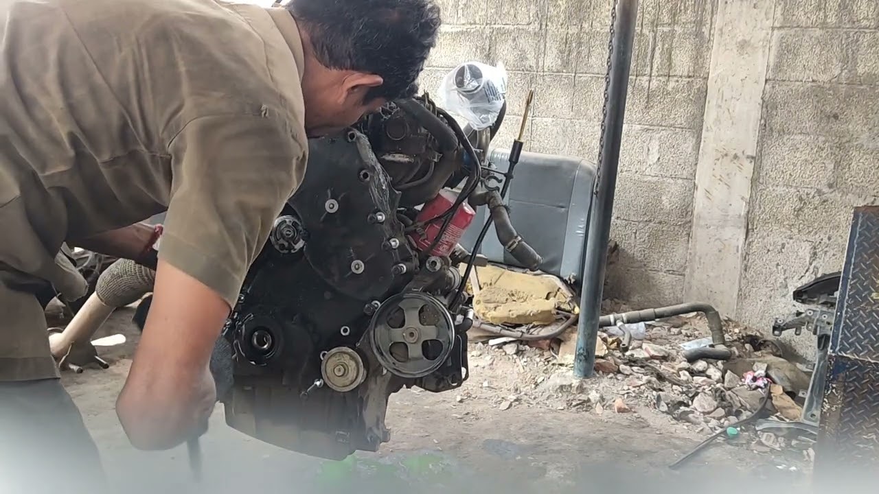 Mahindra xuv 500  oil pump change(@skilledmechanictamil)