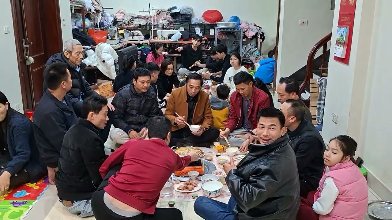 Liên hoan tất niên chia tay 2025.  gia đình Tôi