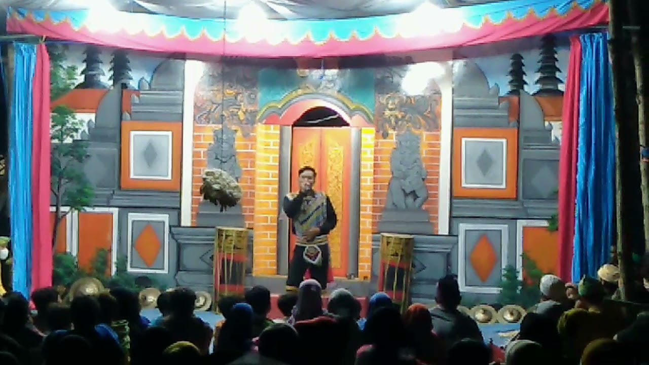Acra nyunatan bersma Rudat harnis di gelangan....