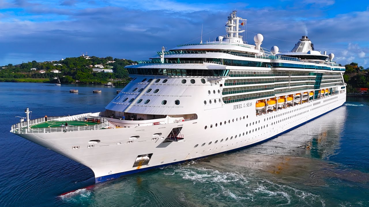 JEWEL OF THE SEAS || Shipspotting Castries St. Lucia ||