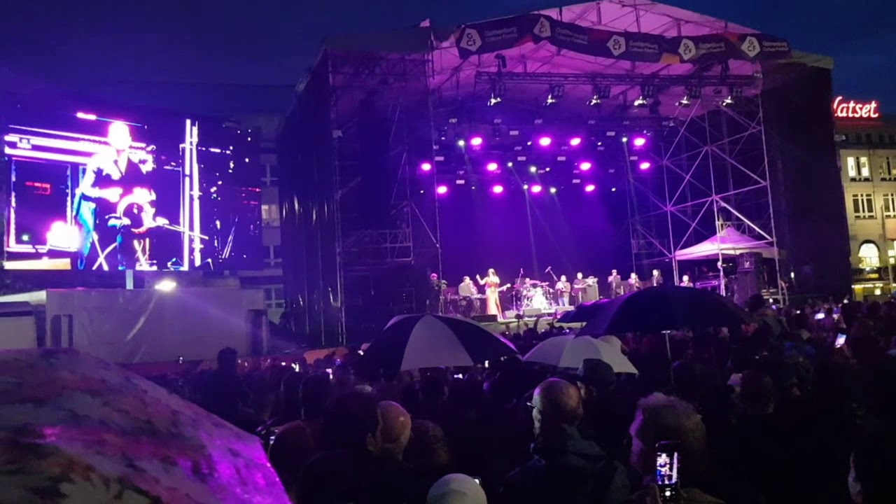 حفل هيفاء وهبي في السويد مدينة غوتنبرغ ( يوتبوري ) 

Haifa Wehbe i Göteborg _ Sverige