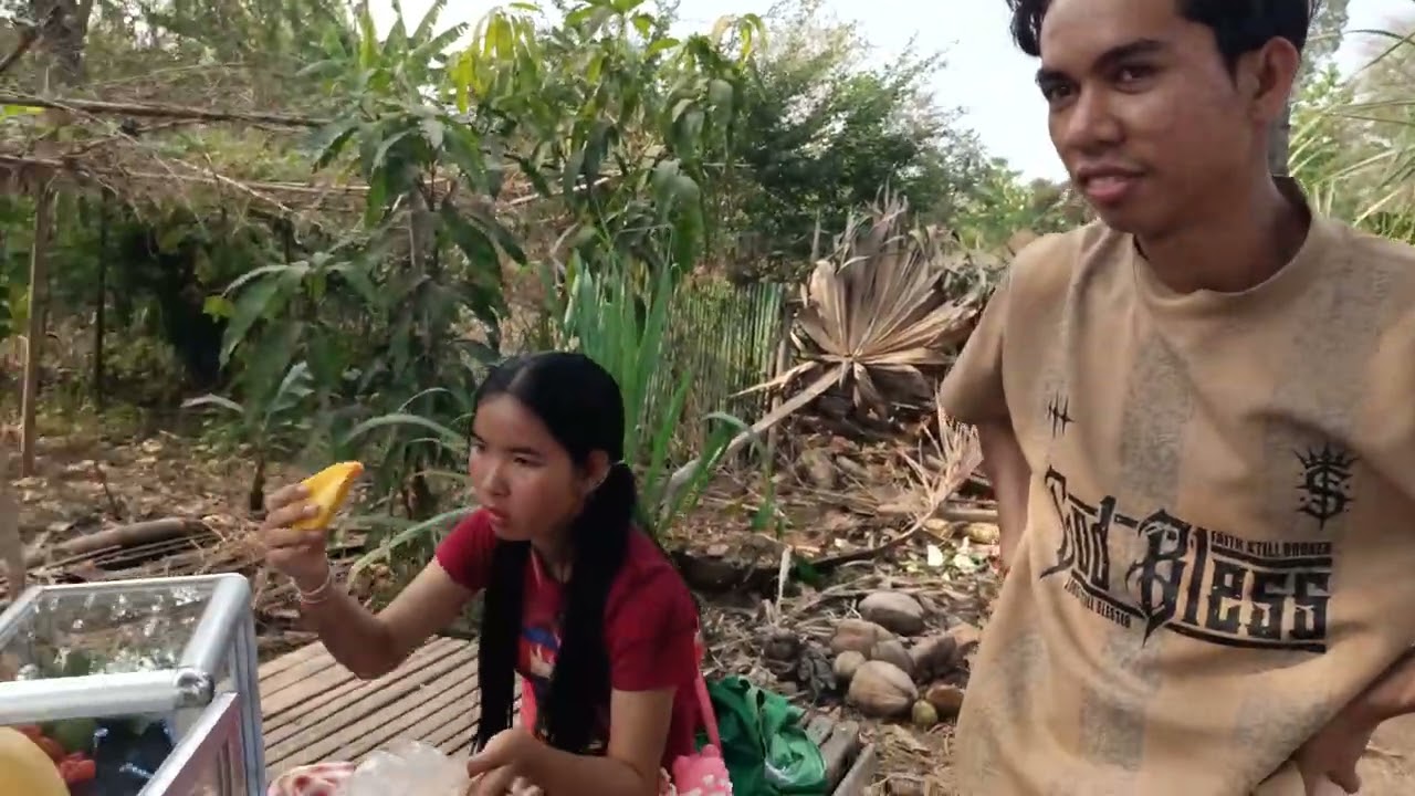 ក្មេងៗស្រុកនេះខ្លាចកាមេរ៉ា