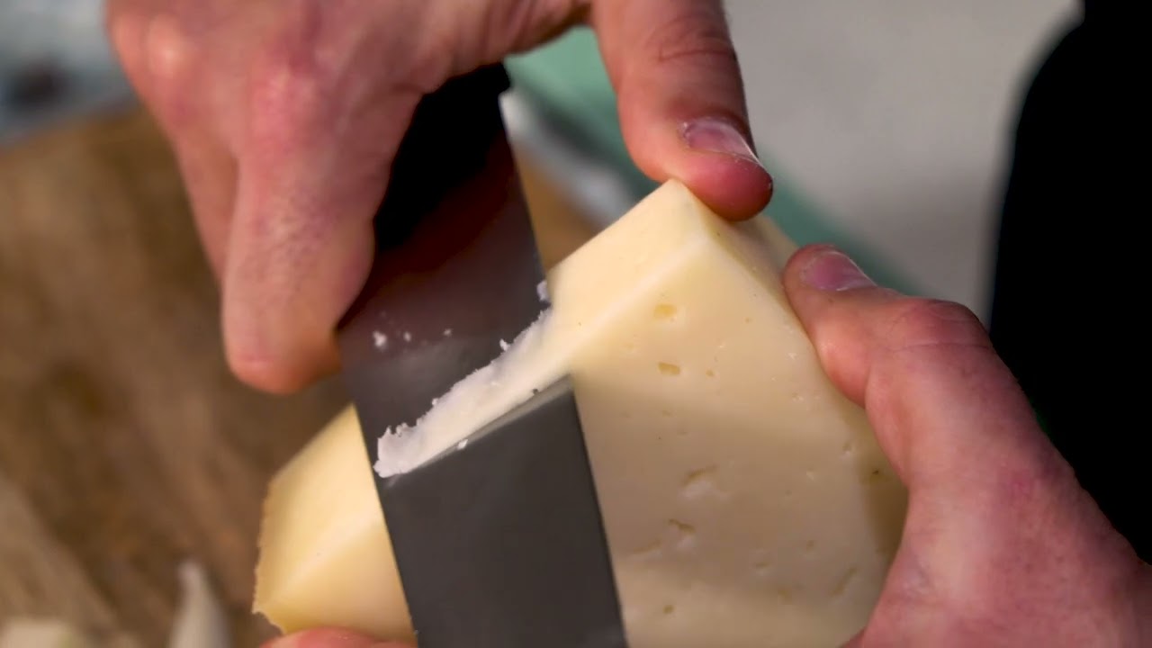Las Terceras. Empanada de queso manchego Las Terceras DOP y frutos secos.
