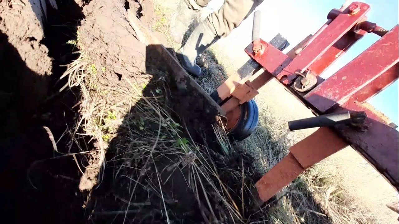 Испытываю черенковый нож на самодельном плуге