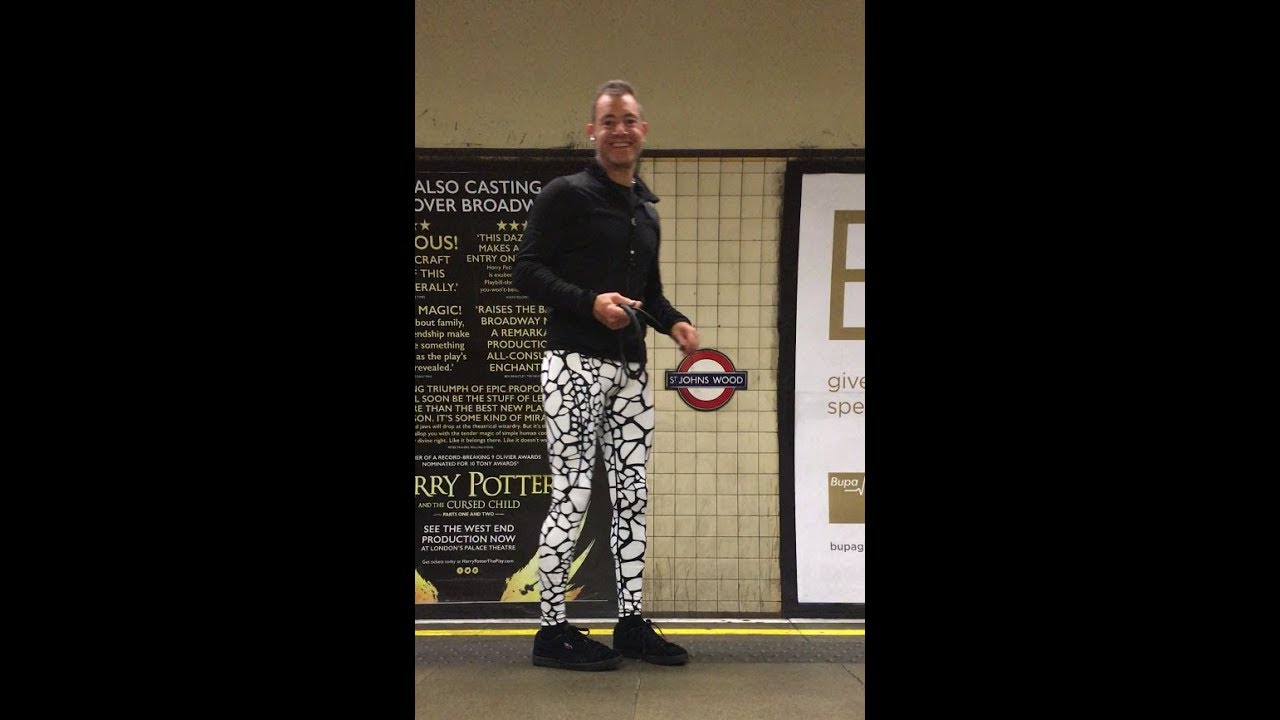 Singletail whip crack on the London Underground