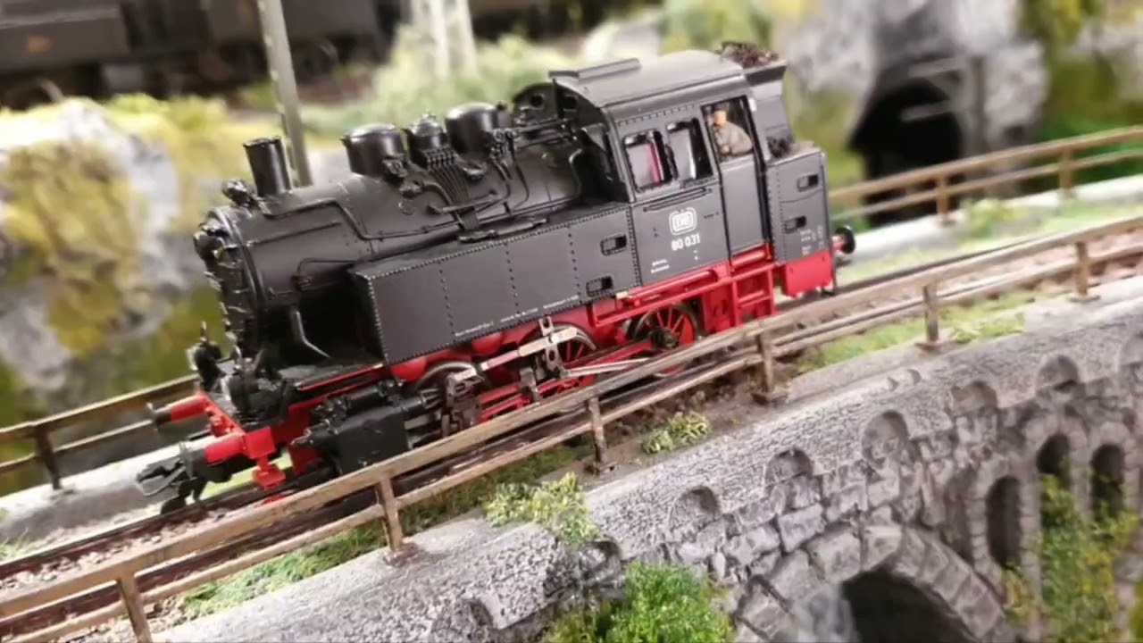 Märklin 33041 BR 80....und sie kann doch dampfen  ;-)  Extendend mit Licht und Sound ;-)